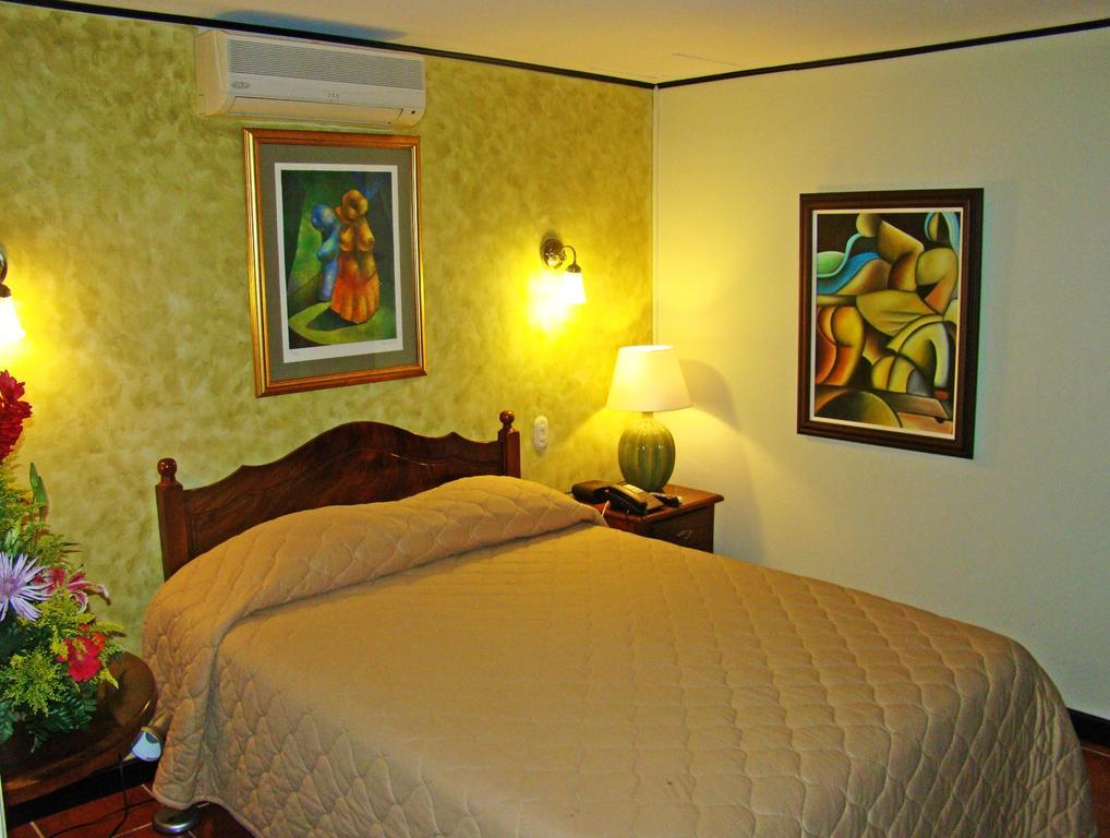 Hotel Colonnade Nicaragua Managua Habitación foto